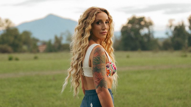 Sin rodeos - Ashley Monroe adora el country pero odia Nashville - 03/04/26 - Escuchar ahora