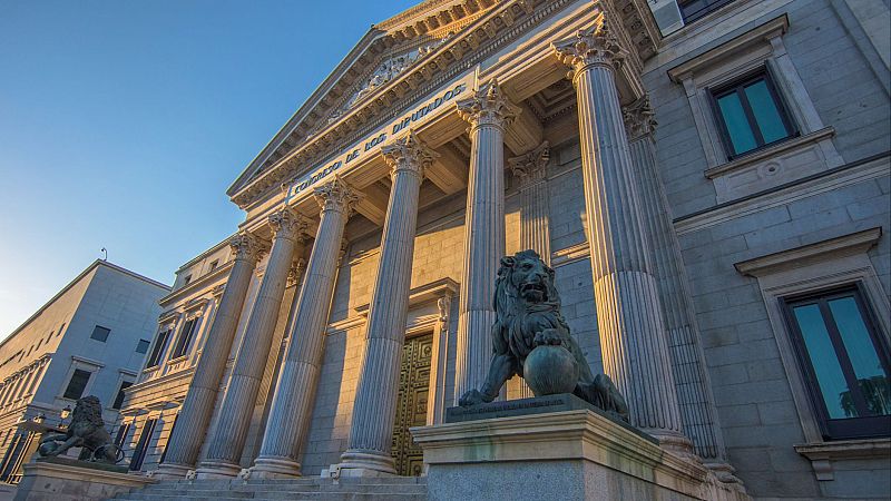 Andrés Villena, autor de 'Las élites que dominan España' - Las mañanas de RNE | Escuchar