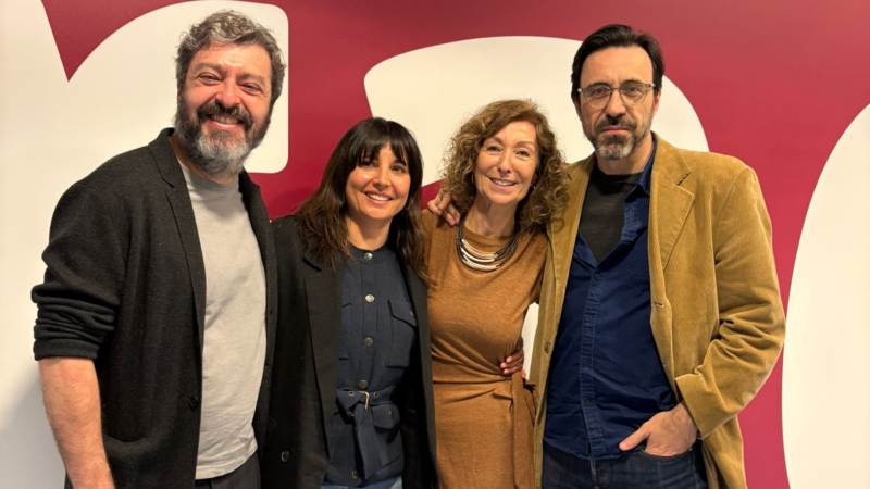 De película - En De película si es Martes es Asesinato, si viajamos, vamos a Lapönia - 04/04/26 - De película - RNE | Escuchar