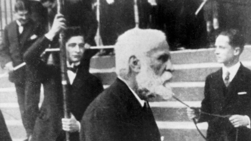 Regreso al presente - Antonio Gaudí - 04/04/26 - Escuchar ahora