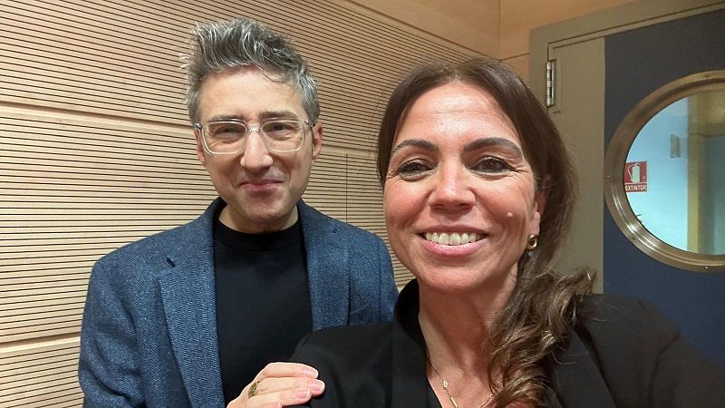 Libros de arena - Patricio Pron y 'En todo hay una grieta y por ella entra la luz' - Escuchar ahora