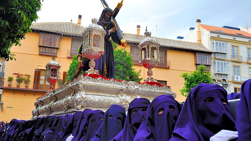 �Tradici�n o machismo? Los obst�culos de las mujeres para participar en Semana Santa