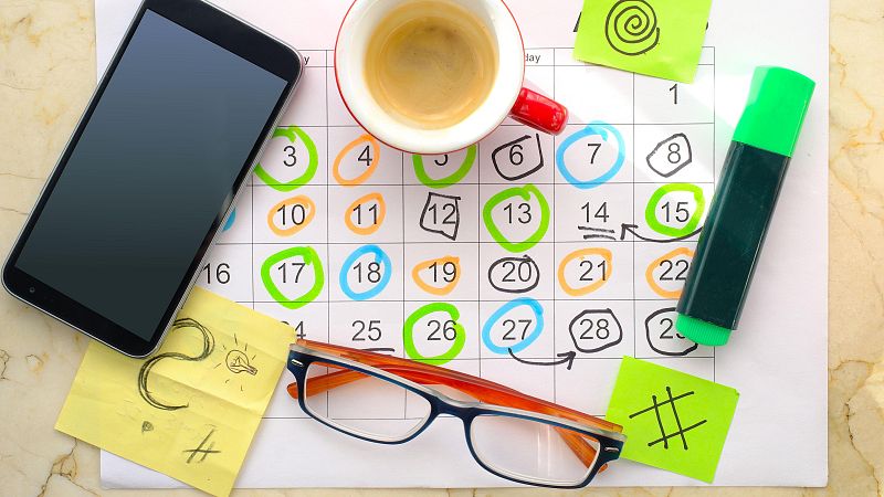 ¿Se puede ser el mejor trabajando solo ocho horas al día? - Economía de bolsillo | Escuchar