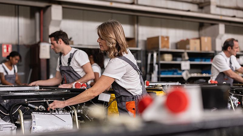 La Semana Santa da a Cantabria su mejor registro de paro en un mes de marzo desde 2008 - Cantabria Informativos | Escuchar
