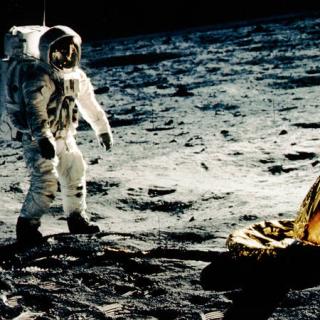 Quan podrem anar de vacances a la Lluna? Salvador Ribas, doctor en astrof�sica, respon