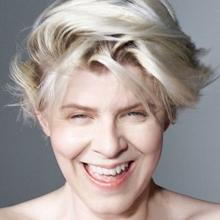 Robyn nos presenta 'Sexistential'