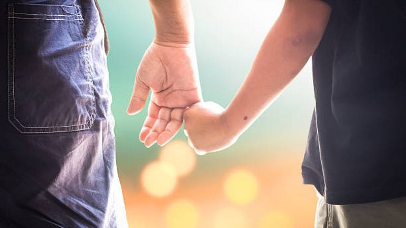 Mares cuidadores: l’esgotament invisible darrere la gran dependència