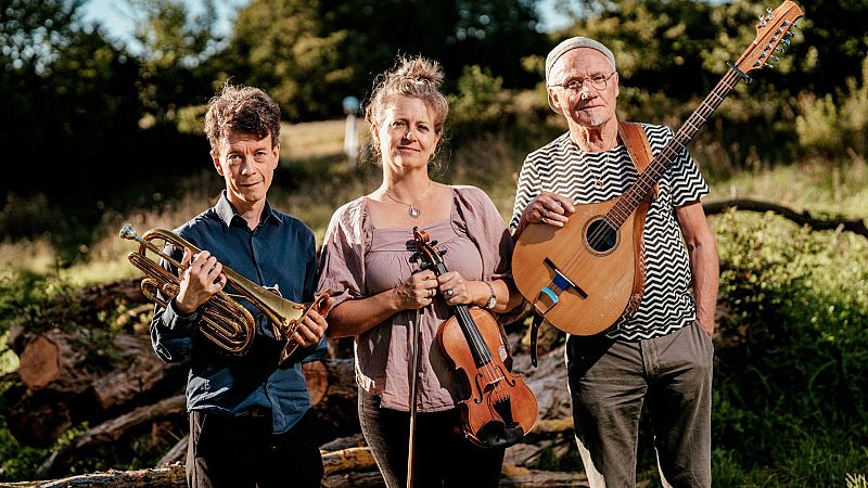 Mil mundos en Radio 5 - Trio Mio - 10/04/26 - Escuchar ahora