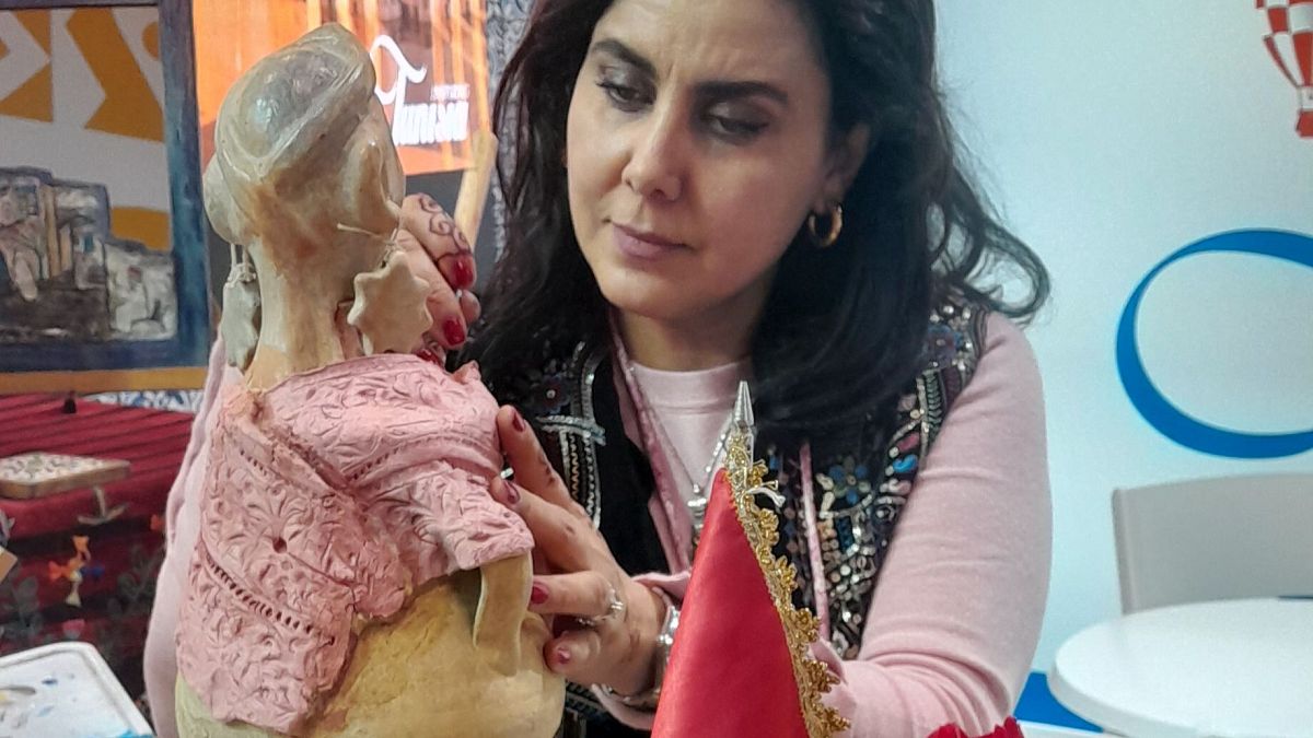 Conversamos con la artista plástica tunecina Dorra Mselmani