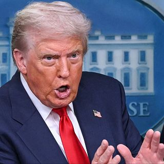 Sonia Sánchez: "Estats Units i l'Iran negocien amb el dit sobre el gallet"