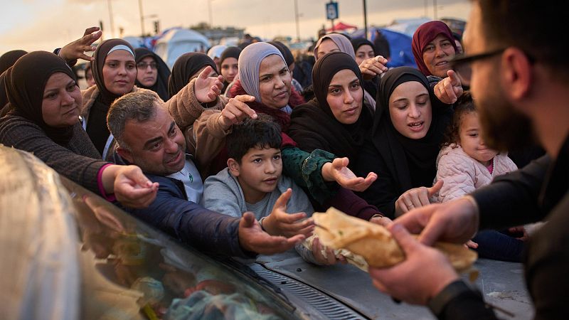 Cinco Continentes - Israel dice que negociará con Líbano, aunque sigue bombardeando el país - Escuchar ahora