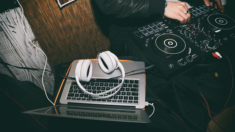 Repassem les novetats musicals d'aquest divendres! - Xavif�rnia | Escoltar