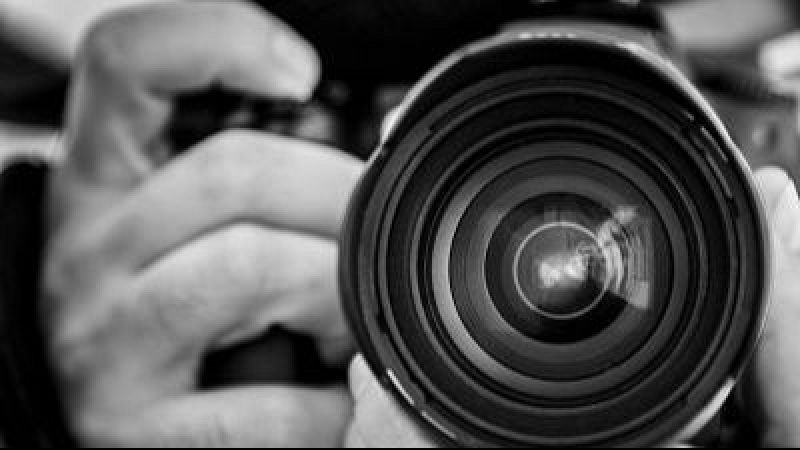 Premsa del Cor amb Vanessa Hogarht: Shakira trenca el silenci, Bigote Arrocet rep 'carbasses' en directe i la vida amorosa de Laura Escanes - Xavifòrnia | Escoltar