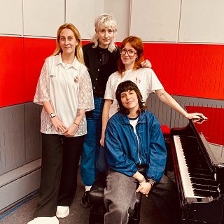 En un lugar "Donde nada es para tanto", con Ginebras