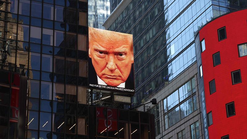 El Pla B - Tert�lia | Entre la treva fr�gil amb l?Iran i la davallada de popularitat de Trump - El pla B | Escoltar