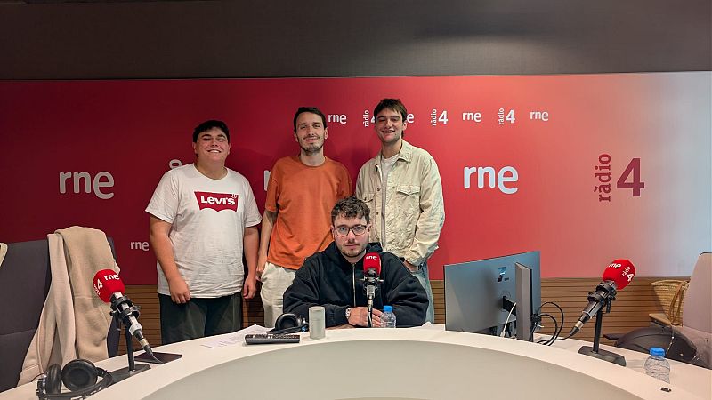 Són 4 dies- 11-04-26 Segona hora: Tertúlia setmanal. Dia Mundial Parkinson - Són 4 dies | Escuchar