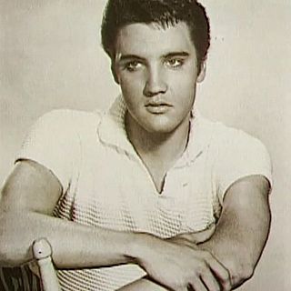 Efectve: "La vida es juego"-Saber més coses d'Elvis Presley