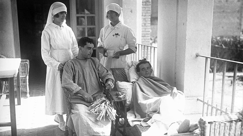 Consuelo González y Elvira López: pioneras sanitarias en la guerra