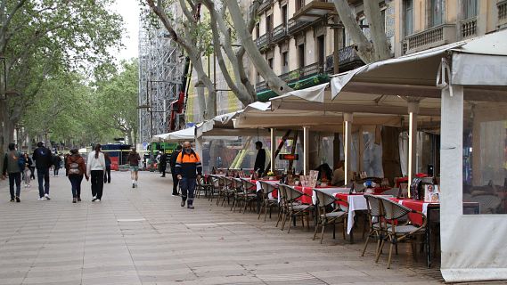 Les Rambles retallen terrasses: un 16% menys d'espai i un nou llibre d'estil unificat