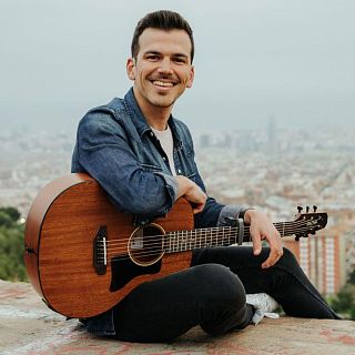 Ens visita el músic empordanès Ernest Prana: "en castellà sonava diferent i necessitava tornar a casa"