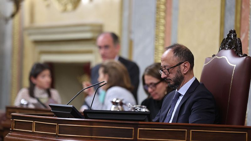 Gómez de Celis tras su enfrentamiento con Vox: "Estaba todo pensado" - Las mañanas de RNE | Escuchar