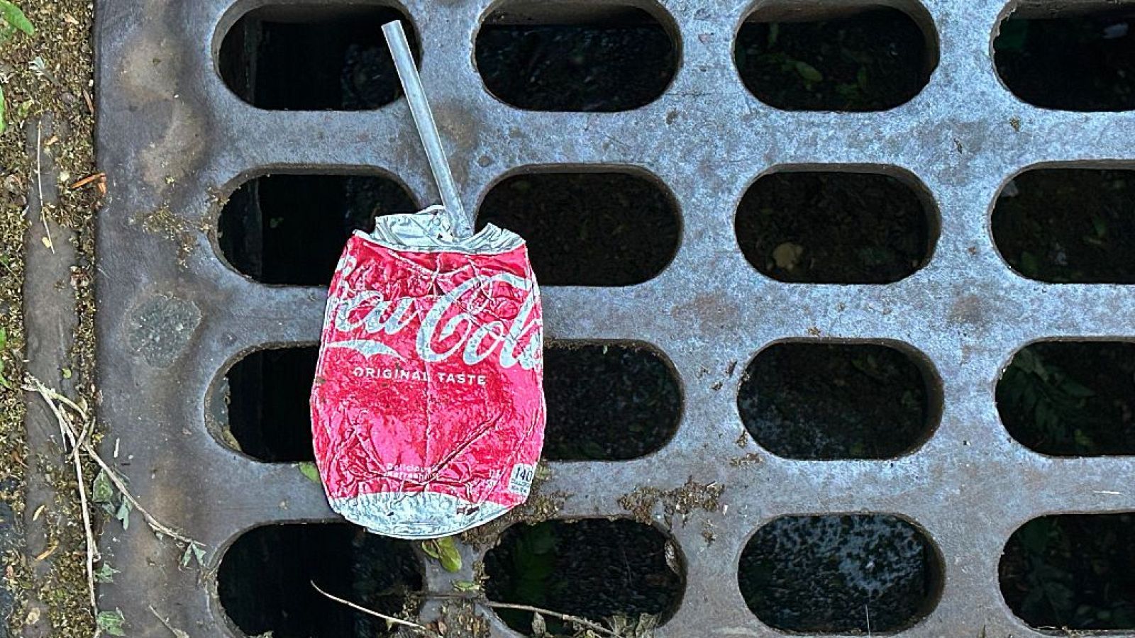 Un niño recauda 20.000 dólares reciclando un millón de latas - Las mañanas de RNE | Escuchar