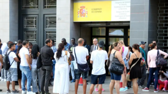 El BOE publica la regularització extraordinària de migrants