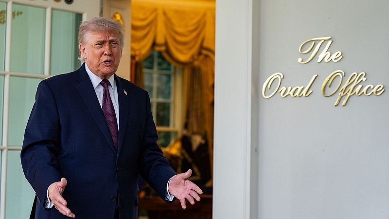 Nou enfrontament de Donald Trump amb el Papa Lleó XIV - De nit | Escoltar