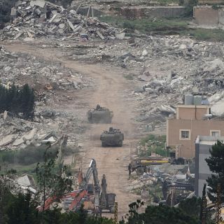 Israel sigue bombardeando Líbano a pesar de las negociaciones