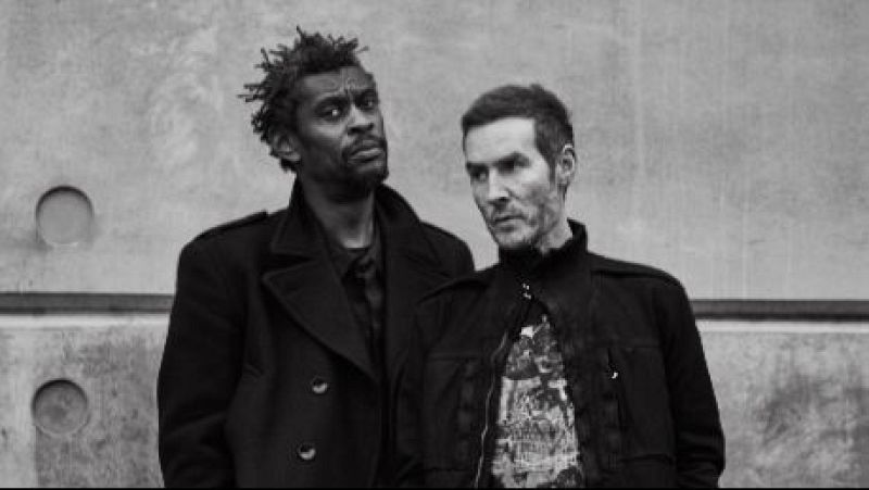 ALTAGAMA - Massive Attack con Tom Waits: tortazo a Trump - 16/04/26 - ALTAGAMA | Escuchar