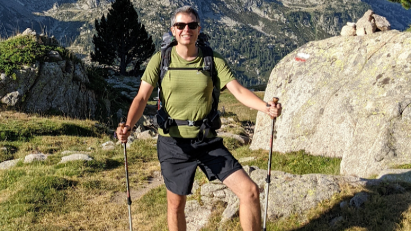 El mat� de R�dio 4 - Enric Luz�n, la volta al m�n a peu: "Els diners dels v�deos superen el previst, em segueixen m�s de 25.000 catalans" - El mat� de R�dio 4 | Escoltar