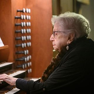Montserrat Torrent, la dama del órgano, cumple 100 años