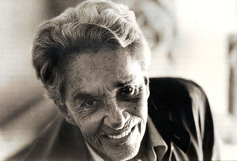 Tal día como hoy - Chavela Vargas - Escuchar ahora