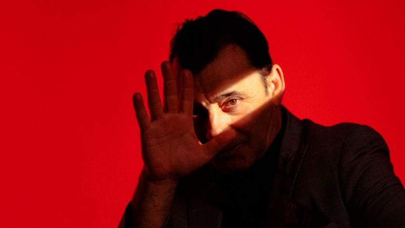 Zenet torna als escenaris amb el nou �lbum "La voz y las manos" - Xavif�rnia | Escoltar