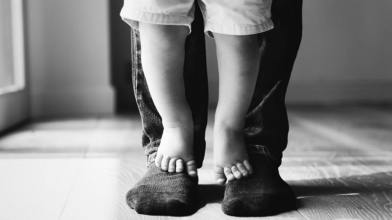 Mapaternitats amb Alba Carreres: Jon Kortajera, paternitat en solitari, adopci� o gestaci� subrogada? - Xavif�rnia | Escoltar