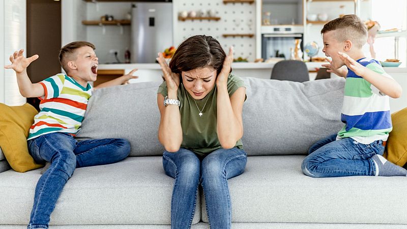 Lletra Lligada - Educació respectuosa: límits, equilibris i autoexigència - Lletra lligada | Escoltar