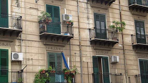 Els ve�ns alerten del creixement de la ultradreta als barris