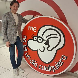 Gustavo Gimeno Martínez, director musical del Teatro Real: "Las grandes comedias esconden una crítica social de su época"