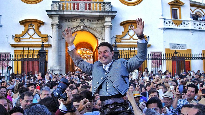 El rejoneador Andy Cartagena abre la Puerta del Príncipe de La Maestranza - Clarín | Escuchar