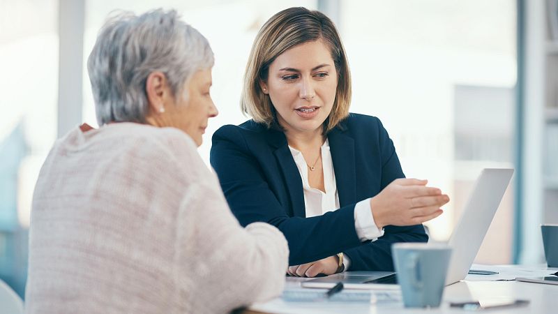 ¿Quién necesita un asesor? Esto dicen los expertos - Economía de bolsillo | Escuchar