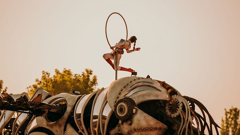 Elrow Town Madrid, la teatralidad de la electrónica - El resto es ruido - 21/04/2026 - escuchar ahora