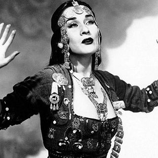 Personas Curvas: Yma Sumac