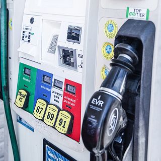 La vaga de benzineres, el PIB per càpita espanyol, la nova llei d'ascensors i teràpia lingüística amb Míriam Martín Lloret