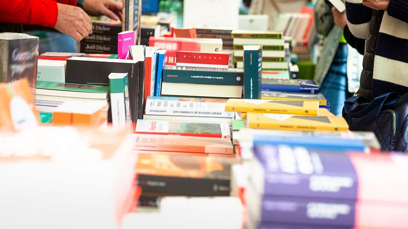 Día del Libro: "El sector goza de buena salud" - Las mañanas de RNE | Escuchar