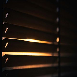 Canciones de persiana a medio bajar