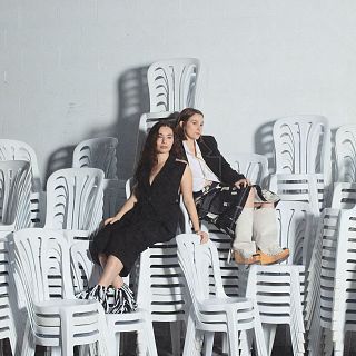 Fillas de Cassandra: sentarse a charlar, pararse a escuchar