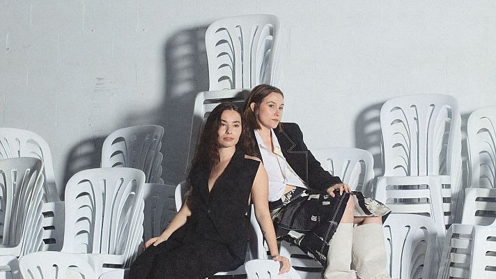 Fillas de Cassandra: sentarse a charlar, pararse a escuchar