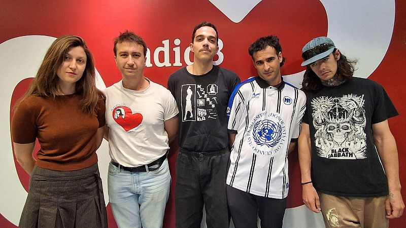 Hoy Empieza Todo - Entrevista: Niña Polaca - Hoy empieza todo | Escuchar