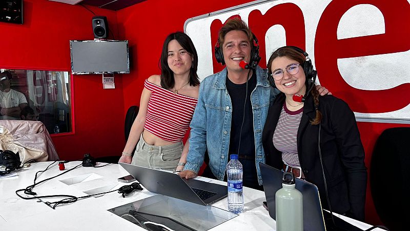 Xavif�rnia - Especial Sant Jordi des de Pla�a Catalunya: Zahara i els germans Torres - Xavif�rnia | Escoltar