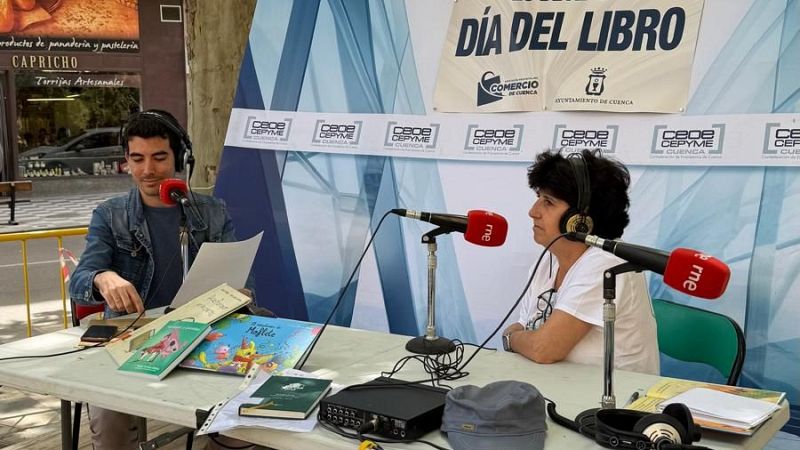Cuentacuentos, lecturas y ventas en el d�a del Libro de Cuenca - Castilla-La Mancha Informativos | Escuchar